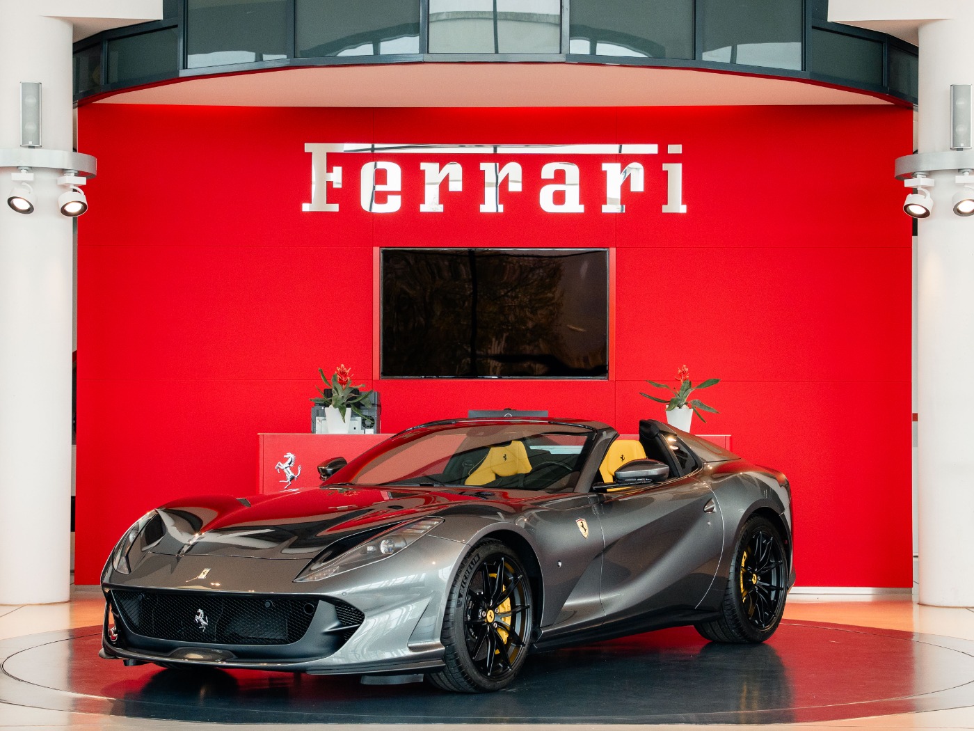 Ferrari 812