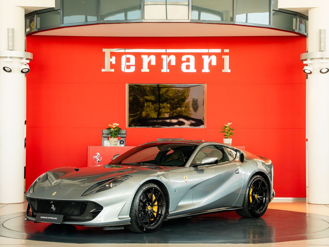 Ferrari 812