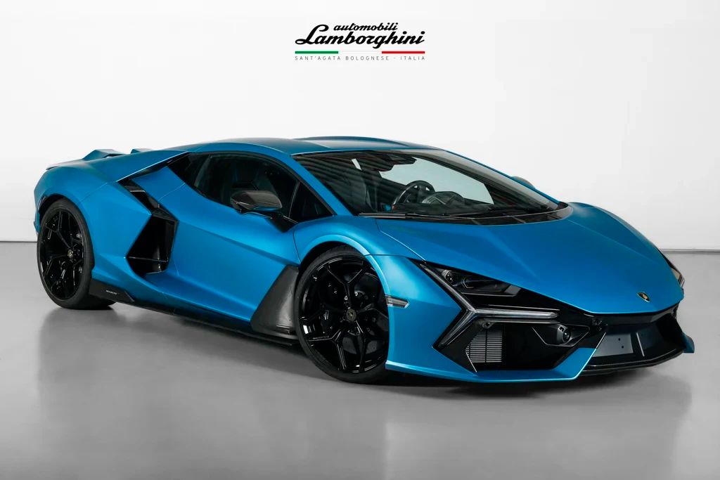 Lamborghini Revuelto