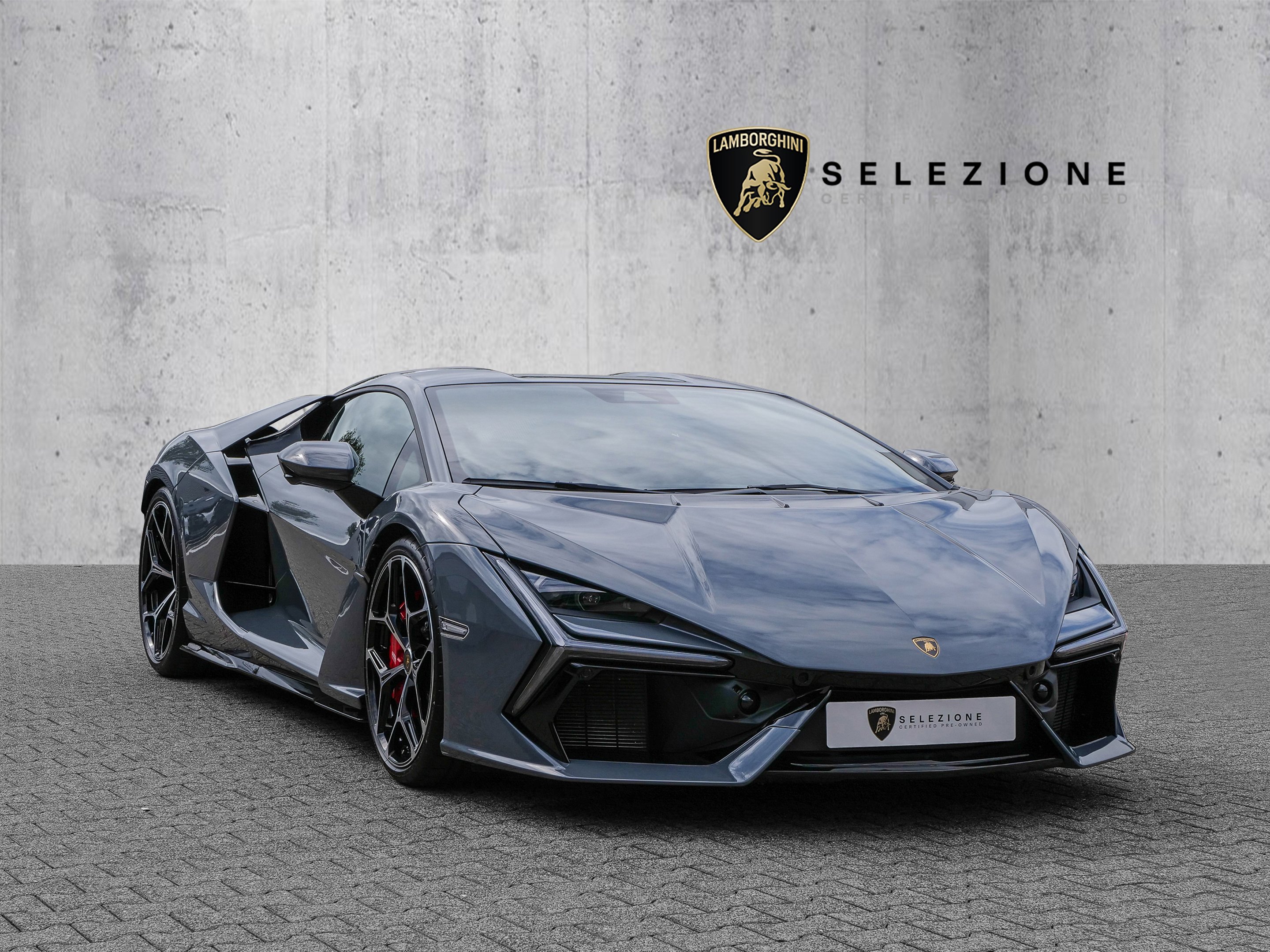 Lamborghini Revuelto